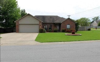 11 Newcastle Dr in Cabot, AR - Building Photo