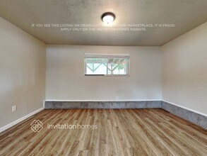 33832 35th Pl SW in Federal Way, WA - Foto de edificio - Building Photo