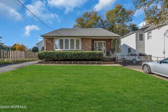97 Monmouth Ave in Freehold, NJ - Building Photo - Building Photo