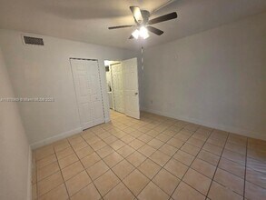 800 SW 129th Pl in Miami, FL - Building Photo - Building Photo
