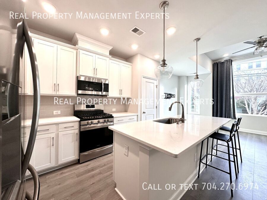 2113 Statesville Ave in Charlotte, NC - Building Photo