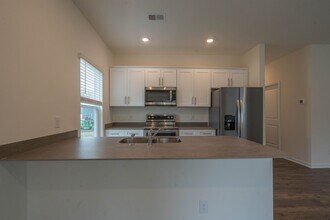 1000 Saylors Pl in Jonesborough, TN - Building Photo - Building Photo