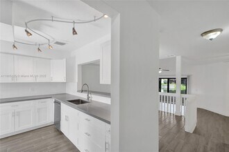 4163 SW 85th Ave in Davie, FL - Building Photo - Building Photo