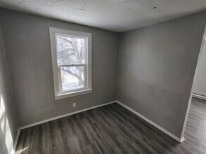 205 N Lincoln Ave, Unit 4 in Alexandria, IN - Building Photo - Building Photo