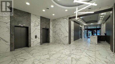 393 King St W in Toronto, ON - Building Photo - Building Photo