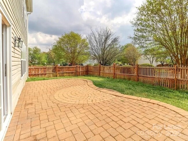 3609 McDuff Ct in Harrisburg, NC - Building Photo - Building Photo