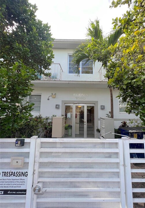 1560 Meridian Ave in Miami Beach, FL - Building Photo
