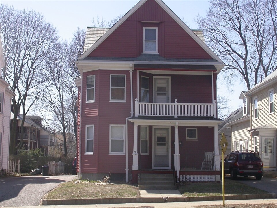 248 Main St in Watertown, MA - Foto de edificio