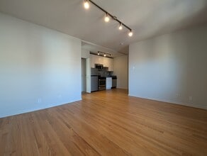 2832 W Palmer St, Unit 308 in Chicago, IL - Building Photo - Building Photo