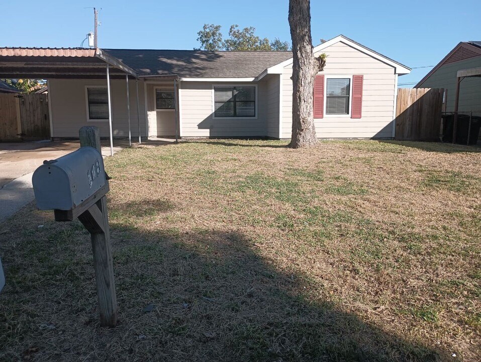 718 Champs St in Channelview, TX - Building Photo