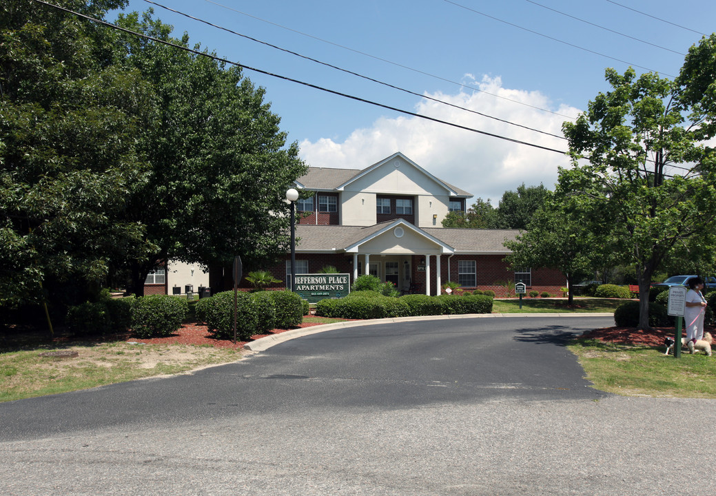 Jefferson Place Apartments-Senior Living 62+ in Myrtle Beach, SC - Foto de edificio