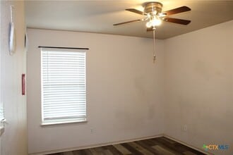 415 E 4th Ave in Belton, TX - Foto de edificio - Building Photo