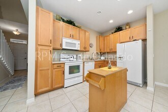 2390 Caravelle Cir in Kissimmee, FL - Building Photo - Building Photo