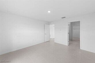 17627 Paradiso Wy in North Fort Myers, FL - Building Photo - Building Photo