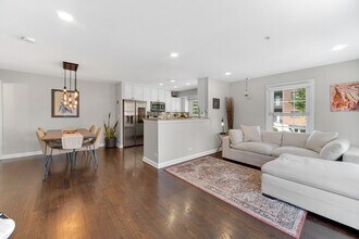 101 S Evergreen Ave in Arlington Heights, IL - Building Photo - Building Photo