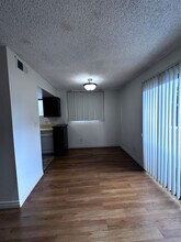 135 N Swall Dr in West Hollywood, CA - Foto de edificio - Building Photo