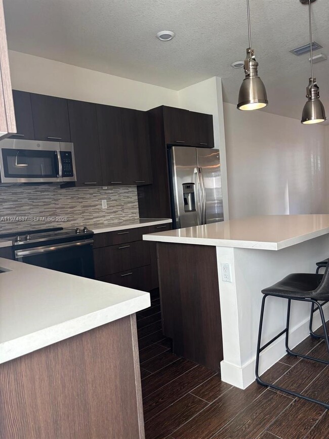 4700 NW 84th Ave, Unit 16 in Doral, FL - Foto de edificio - Building Photo