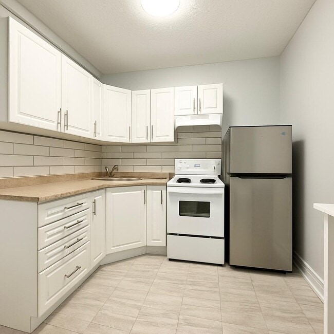 33 Ontario St in St Catharines, ON - Building Photo - Building Photo