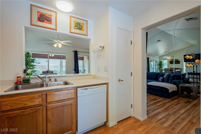 property at 2808 Desert Crystal Dr