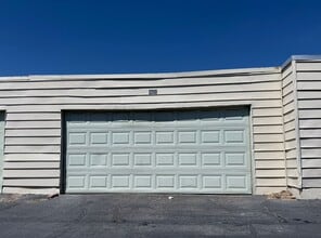 4621 Mill Valley Dr in Las Vegas, NV - Building Photo - Building Photo