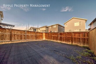 182 Willow Pl. in Cochrane, AB - Building Photo - Building Photo