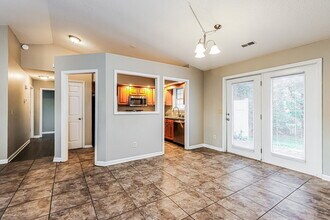 3421 Morgan Trail in Jeffersonville, IN - Foto de edificio - Building Photo