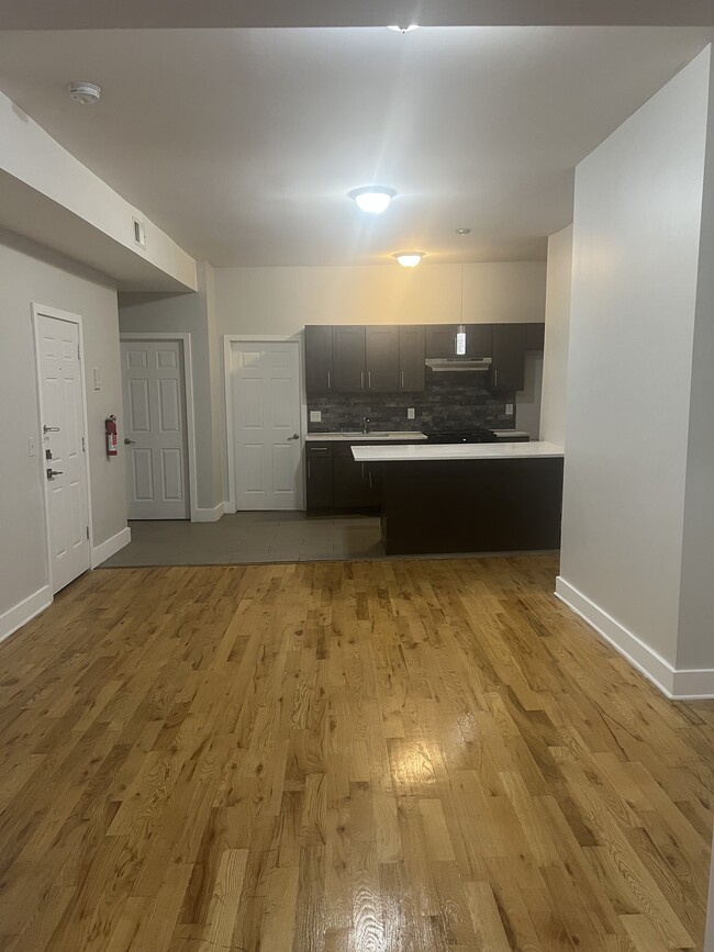 62 Farley Ave, Unit 2 in Newark, NJ - Building Photo - Building Photo