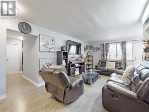 1660 Bloor St in Mississauga, ON - Building Photo - Building Photo