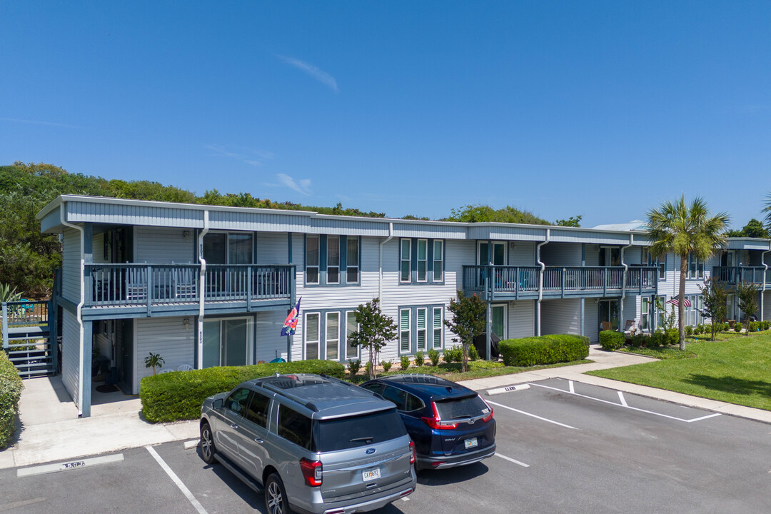 Fernandia Shores in Fernandina Beach, FL - Foto de edificio