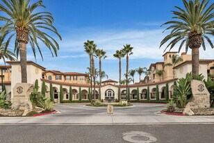 Santa Palmia at Palm Valley in San Jose, CA - Building Photo