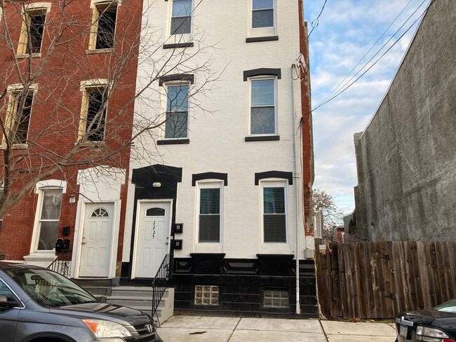 2225 W Thompson St, Unit B