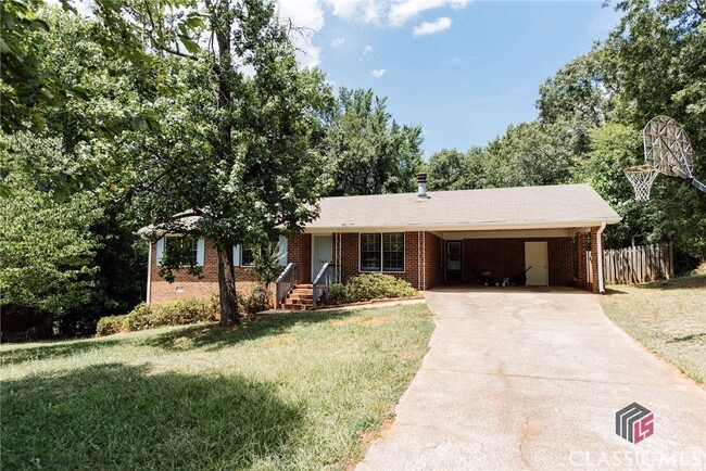 property at 140 Wolfe Ln