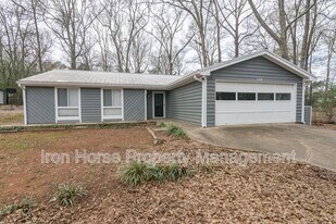 137 Hight Dr in Watkinsville, GA - Building Photo