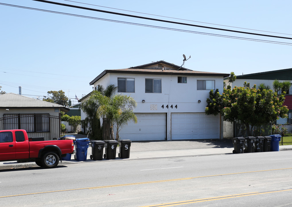 4444 S Centinela Ave in Los Angeles, CA - Building Photo