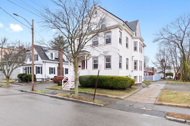55 Pine St in Swampscott, MA - Building Photo - Building Photo
