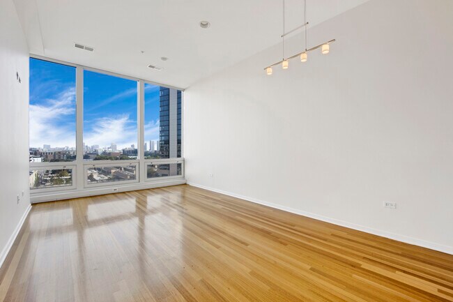 500 W Superior St in Chicago, IL - Building Photo - Building Photo