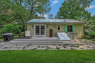 400 Town Creek Ln in Southold, NY - Building Photo - Building Photo