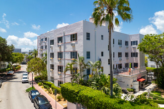 Mantell Plaza in Miami Beach, FL - Building Photo - Building Photo