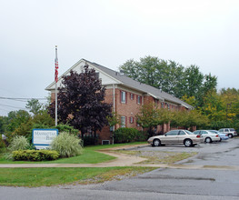 Manhattan Plaza in Brunswick, OH - Building Photo - Building Photo