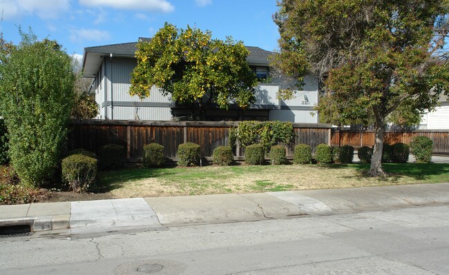 320-322 Curtner Ave in Palo Alto, CA - Building Photo - Building Photo