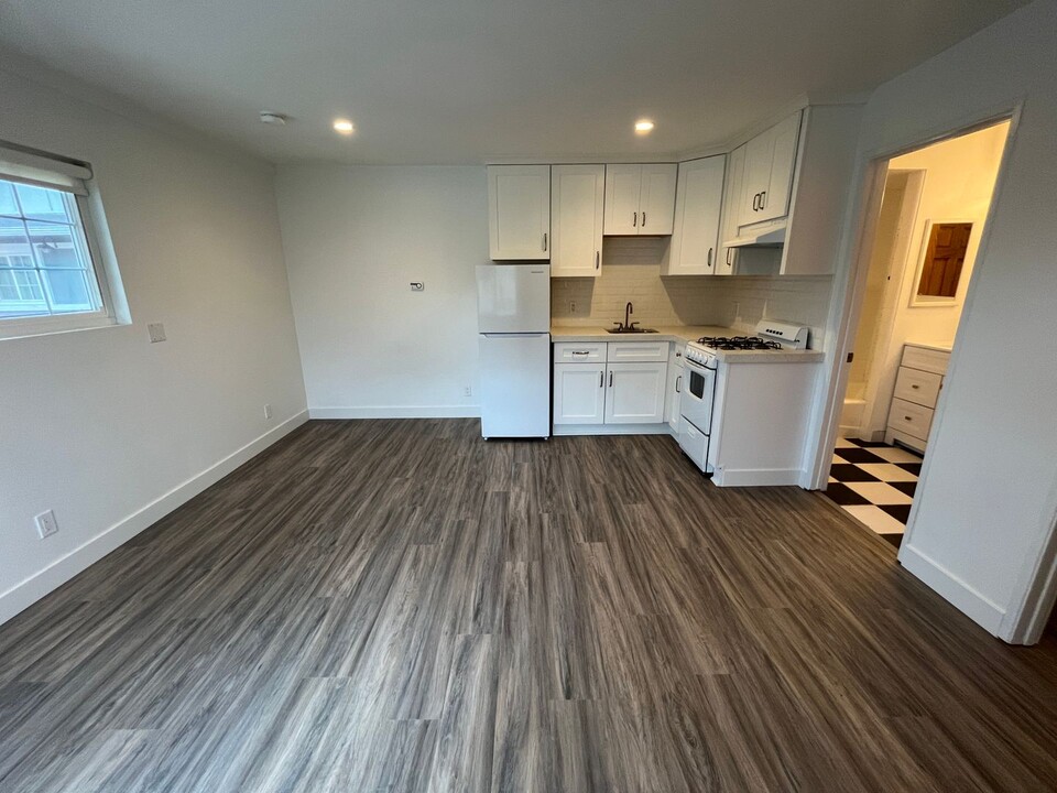 1236 MacKinnon Ave in Encinitas, CA - Building Photo