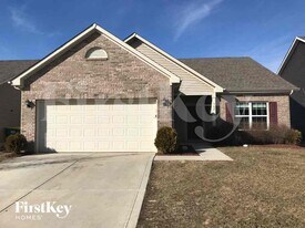 562 Farnham Dr in Westfield, IN - Building Photo