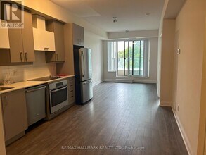 18 Uptown Dr in Markham, ON - Building Photo - Building Photo