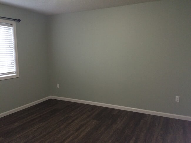 504 S Battery Rd in Moses Lake, WA - Foto de edificio - Building Photo