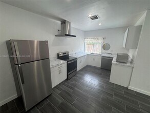 1904 SE 1st Ave in Fort Lauderdale, FL - Building Photo - Building Photo