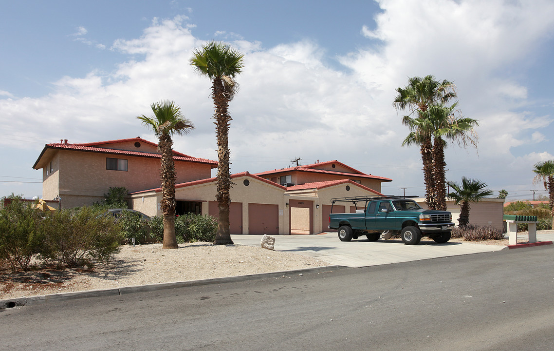 Miracle Apartments in Desert Hot Springs, CA - Foto de edificio