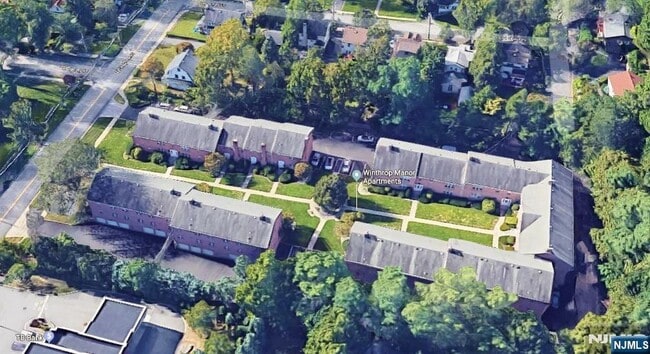 property at 522 N Maple Ave