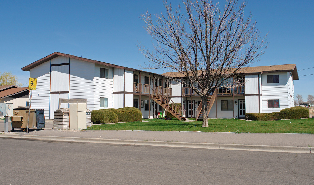 Sawtooth Villa in Buhl, ID - Building Photo