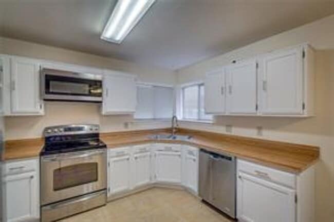 8005 Cornell Dr in Rowlett, TX - Building Photo - Building Photo