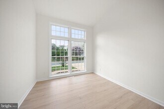 12399 Brown Fox Way in Reston, VA - Building Photo - Building Photo